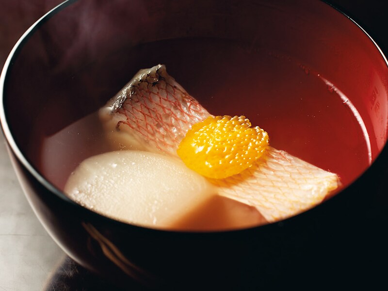 麻布十番『御料理 辻』の「甘鯛の酒蒸しと千葉県産の朝採れ蕪」