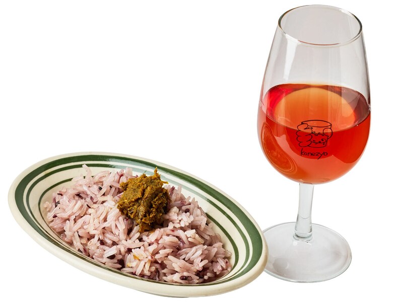 幡ヶ谷『キッチンかねじょう』の「ピラフとサグ」とオレンジワイン