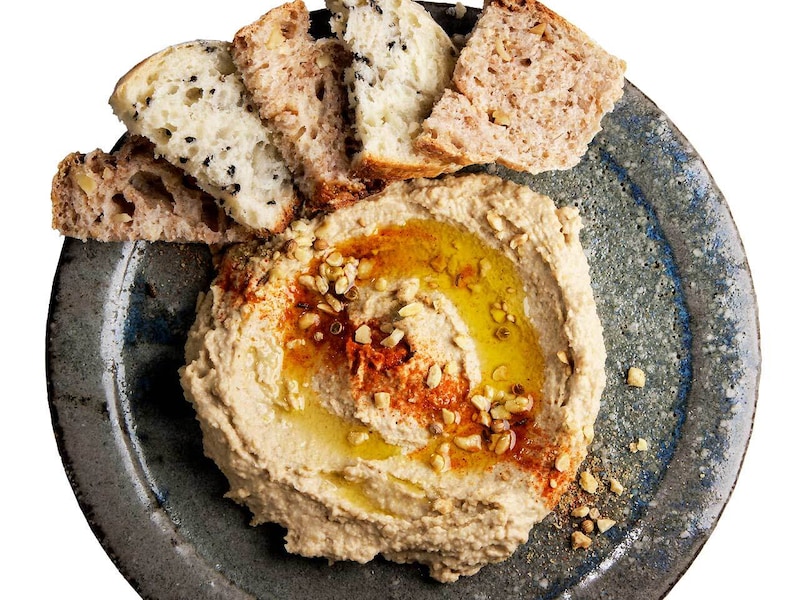 飯田橋『I.N.U.』の「フムス（バゲット付き）」