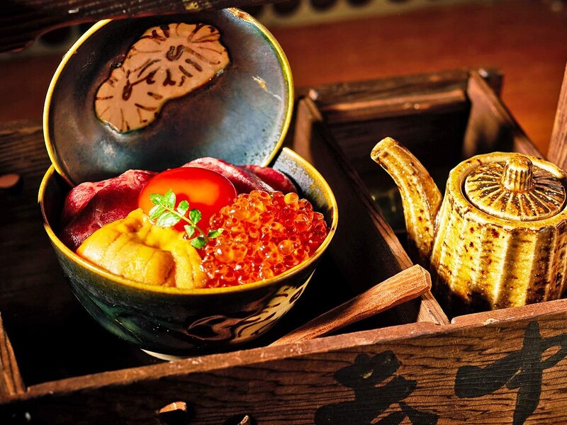 六本木一丁目『六本木 大皿焼肉 老中』の「老中雲丹いくら飯」