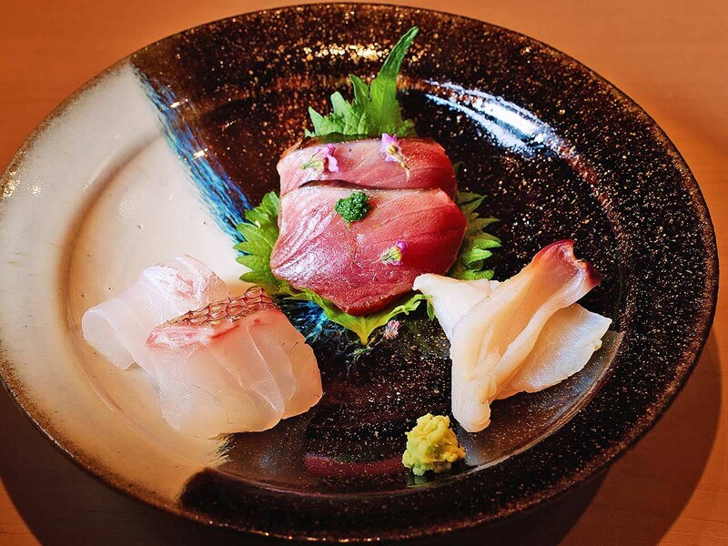 幡ヶ谷『鮨 東京 よし田』の「お造りの盛り合わせ」