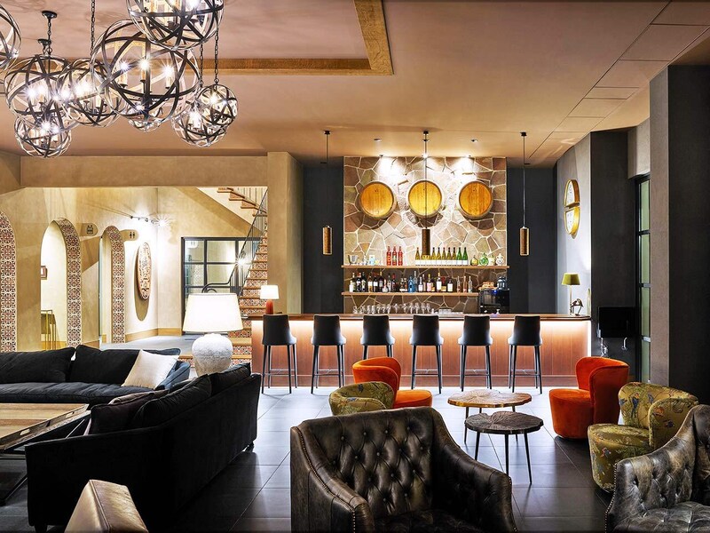 内野「WineryStay トラヴィーニュ by カーブドッチ」のバー