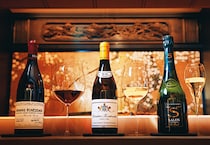 鮨とペアリングで2人150万円。ロマネ・コンティ、サロンが並ぶ“弩級コース”の実態とは