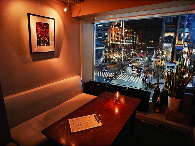 表参道『WINE LIVING Signature』の内観