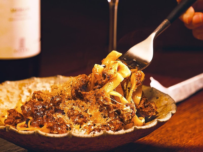 神楽坂『TROMBA』の「ボロネーゼのタリアテッレ」とネッビオーロ