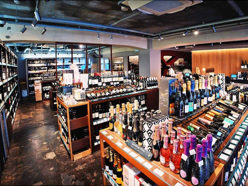 神泉『THE WINE by TOKYU DEPARTMENT STORE』の内観