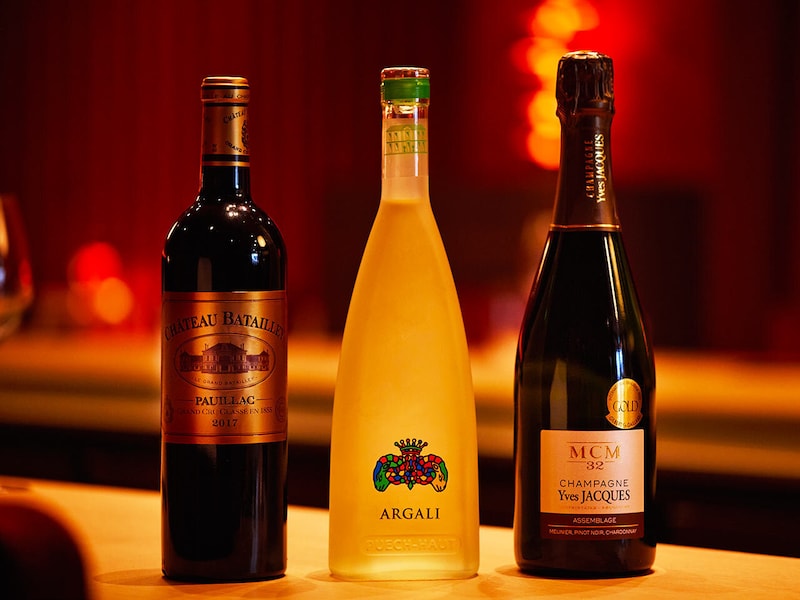 恵比寿『HRMT STAGE』で提供している「イヴ・ジャック MCM32 ブリュット」、「アルガリ・ブラン 2024」、「シャトー・バタイエ 2017」