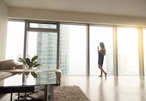 年収2,000万超と1,000万台の「住む街」選びの違いとは。真の富裕層が「利便性」より重視するもの