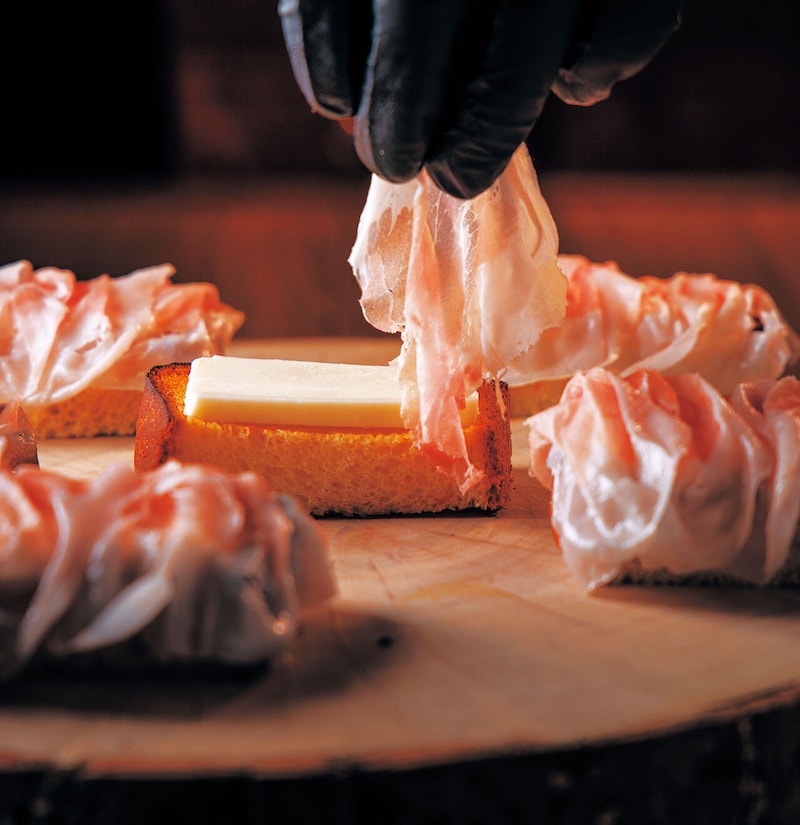 浅草『nacol』の「発酵バター、ブリオッシュ」