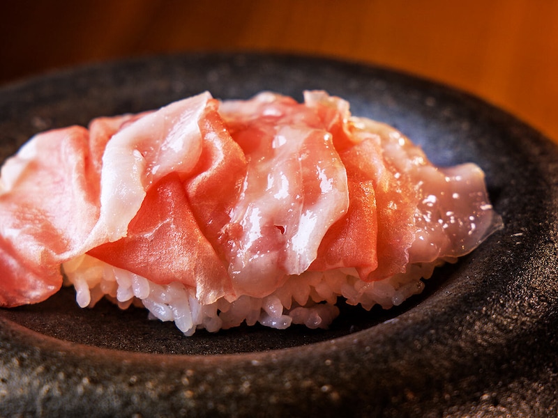 浅草『nacol』のぐんま麦豚18ヶ月熟成の生ハムと魚沼産コシヒカリの高級米「雪椿」