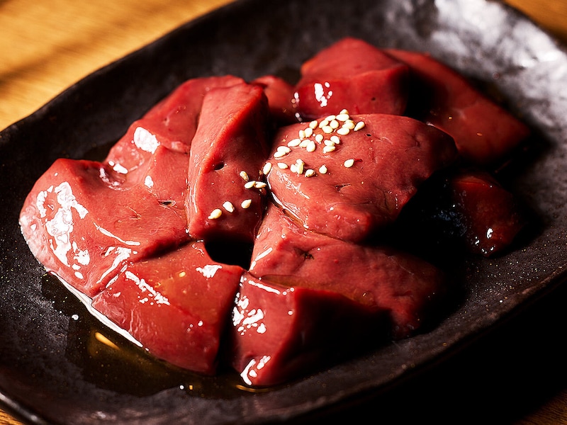 虎ノ門『虎ノ門 肉と日本酒』の「和牛特選レバー」