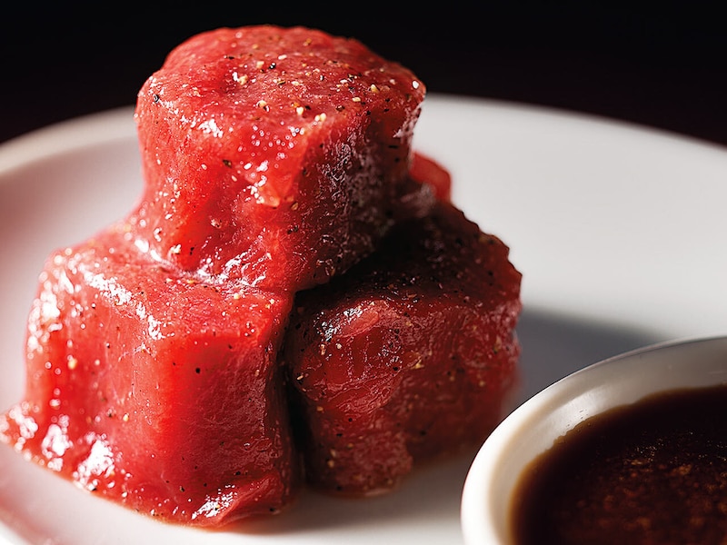 立石『焼肉 幸泉』の「赤身角切」