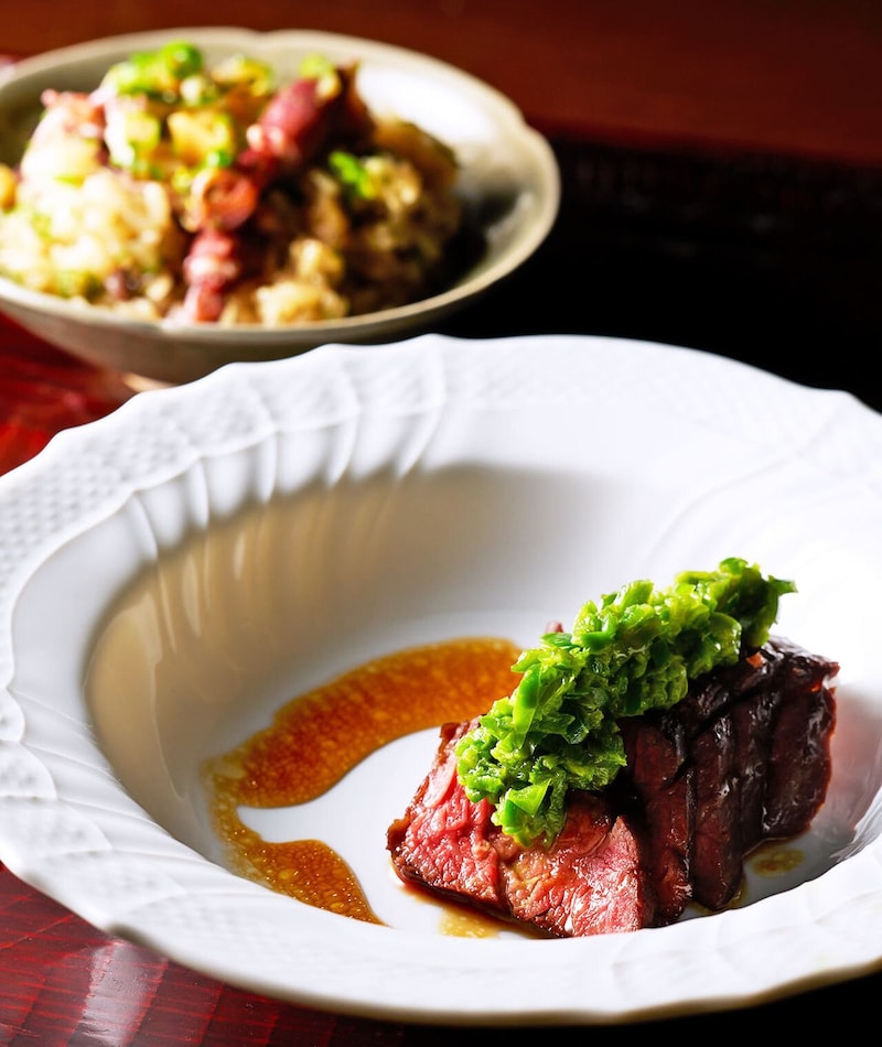 神楽坂『GOURMANIA』の「カイノミの青椒肉絲」、「ホタルイカとたけのこXO醤油の炊き込みご飯」
