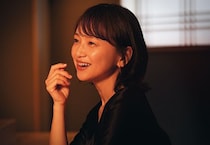 女優歴35年を迎える永作博美が、いま思うこと。“時すでに遅し”なことはない