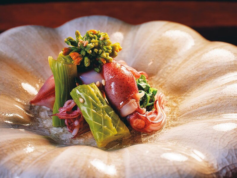 広尾『港かっ惚れ』の「ホタルイカと春野菜のナムル」
