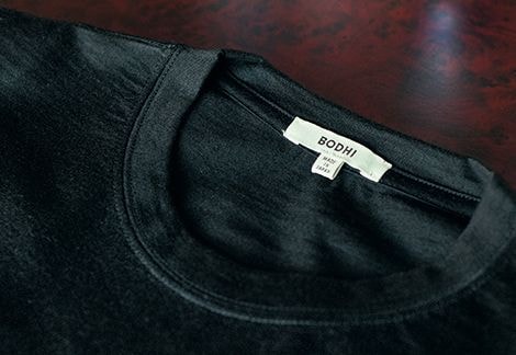 メンズ夏服はカシミヤTシャツが正解!臭い・型崩れのない1枚が今選ばれる理由