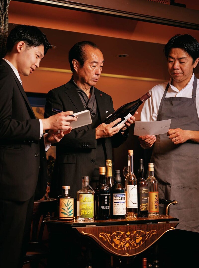 東銀座『Caveau SenTir Par Shinya Tasaki』の栃木良太シェフ、田崎真也氏、市野瀬嶺哉氏