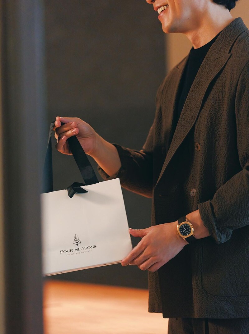 京橋『MAISON MARUNOUCHI』のショッパー