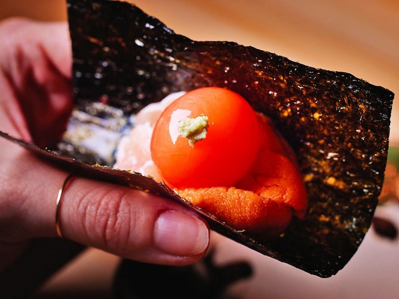 四谷三丁目『荒木町焼鳥 康 kou』の「きんかんの海苔巻き」