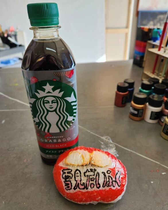  ごはんを食べているけど、デザートも食べたい……という気持ちを叶える「ロッテ　雪見だいふく」を模したおにぎりアート