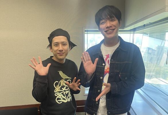  二宮さんと麒麟の川島さん画像：株式会社エフエム東京 プレスリリースより(PRTIMES)