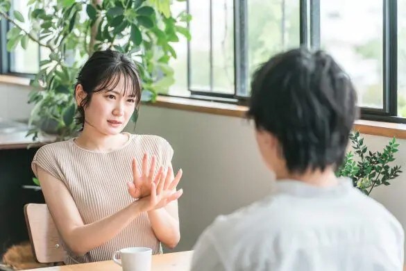 39歳男性、彼女を焼肉に誘ったら「一人で食べて」と断られて…“強烈すぎる理由”に別れを決意