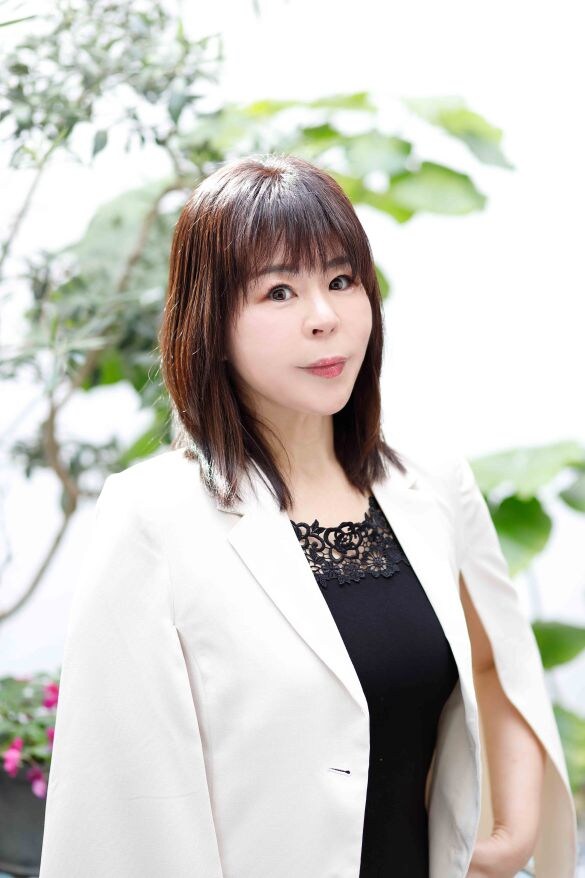 「タワマンがなんぼのもんじゃい」40代女性作家が98万円で温泉の出る築75年の家を買ったワケ