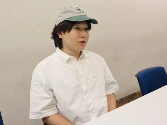 「幼稚園で早朝から勉強、小学校では週7で習い事」“天才児”と呼ばれた31歳芸人が、親に思っていたこと。中学で一気に「脱エリート」