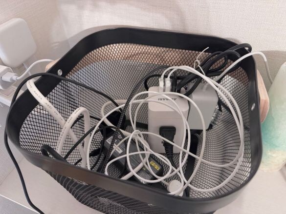 マグネットケーブルホルダー