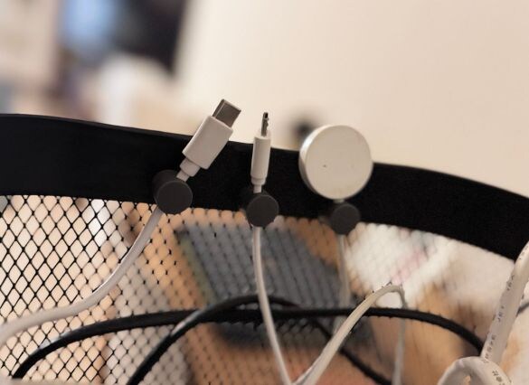 マグネットケーブルホルダー