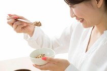 納豆に“まぜるだけ”で健康効果が爆上がり！ スーパーですぐ買える「最高の相棒」が意外すぎた