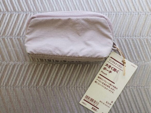 無印店員さんが「今あるポーチで一番人気」と教えてくれた→開けてビックリ!な工夫とは|無印良品週間に買いたいもの