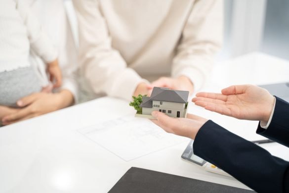 絶対に信頼してはいけない「不動産営業マン」の特徴…危険な”セールストーク”にダマされている人は意外に多い