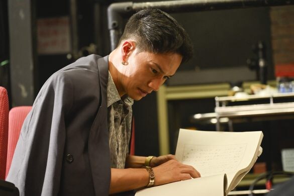  ろくに脚本が読めない…。「もしがく」第3話場面写真（C）フジテレビ