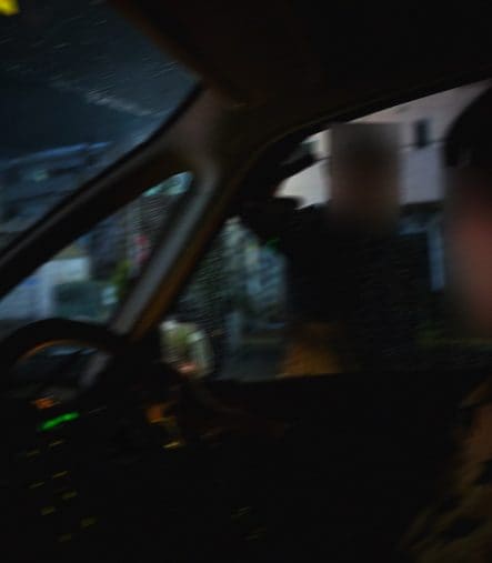  大声で怒鳴るSUVの男性（ヨシカズさん撮影）