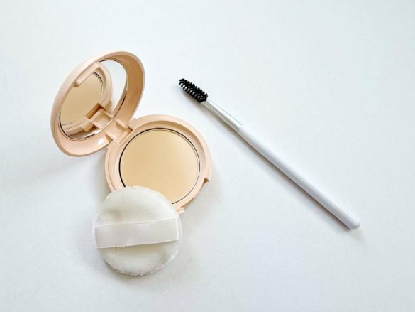 アイブロウマスカラ