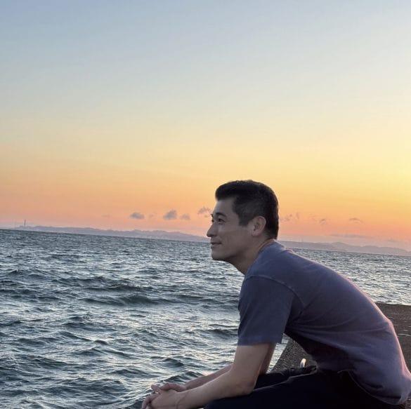 「演じられる年齢になるまで待って」大ヒット作監督に直談判していた45歳俳優。最新ドラマにみるベテランの成熟した余裕とは