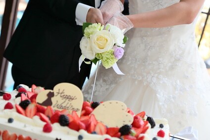 ドケチ結婚式にドン引き!お見送りの新婦が持っていたモノは…/びっくり体験人気記事