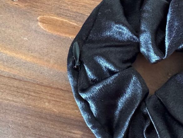 セリア　ポケット付きシュシュ