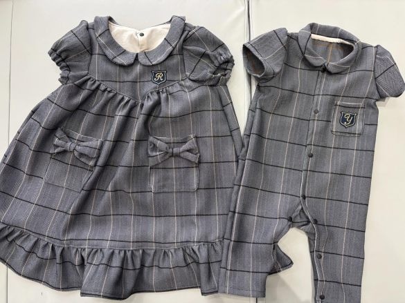  ママの好みのチェック柄で姉弟コーデ