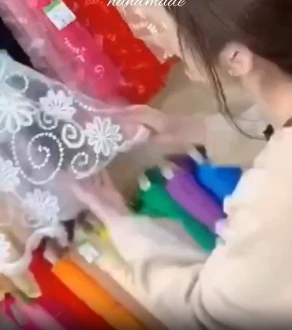  裾のレースはまさかのカーテンの布