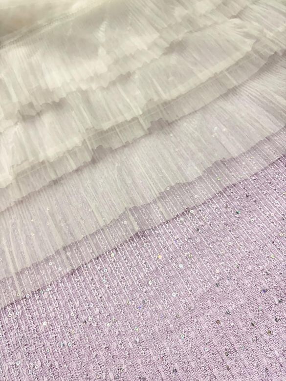  七五三の着物にはラメ入りのラベンダー生地とふわふわのチュールを選んだ