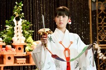 「ストリッパーは体を売ってるのと同じ」潔癖症役の浜辺美波と、いかがわしい渋谷の深い縁｜ドラマ『もしがく』5話