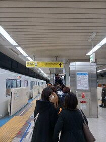 地下鉄は超満員、ホテル価格は数倍に…Snow Manファン殺到で札幌は大混乱？現地で見た“意外な状況”とは