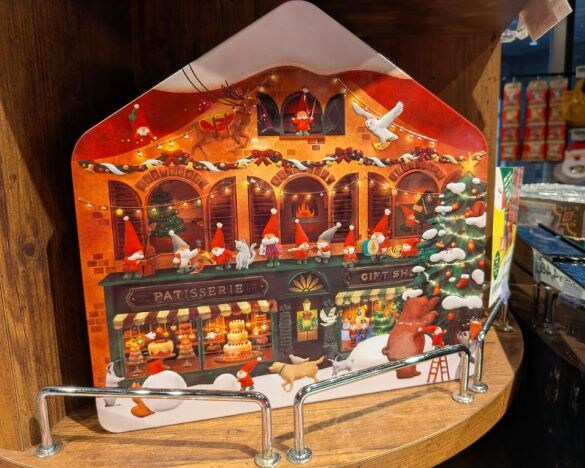  12月1日から毎日楽しめるクリスマスアドベントカレンダー。今年のカルディは大人も子どもも喜ぶ実用的なアイテムが大充実しています