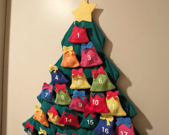 2000円前後でクリスマス期間をたっぷり楽しむ！カルディ「アドベントカレンダー」が素敵で実用的