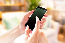 え…？私の電話番号を“まさかの名前”で登録していたママ友。スマホがないと言われ発信すると…／びっくり体験人気記事BEST