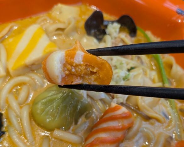  マーラータンにおなじみの「蟹味みそ入り魚団子」はいったいどんな食べ心地なのか？