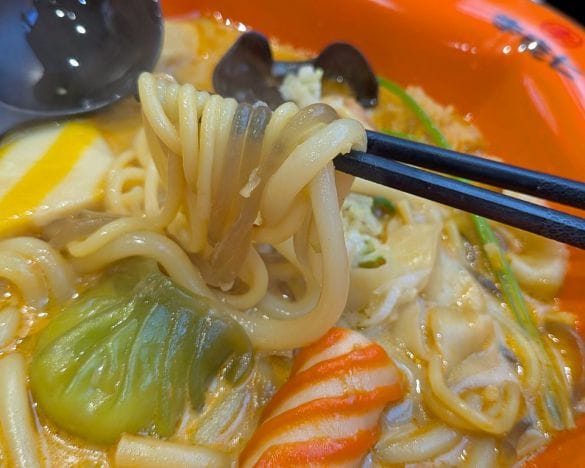  モチモチ食感の麺を自由に組み合わせること、従来のラーメン店では実現できなかった