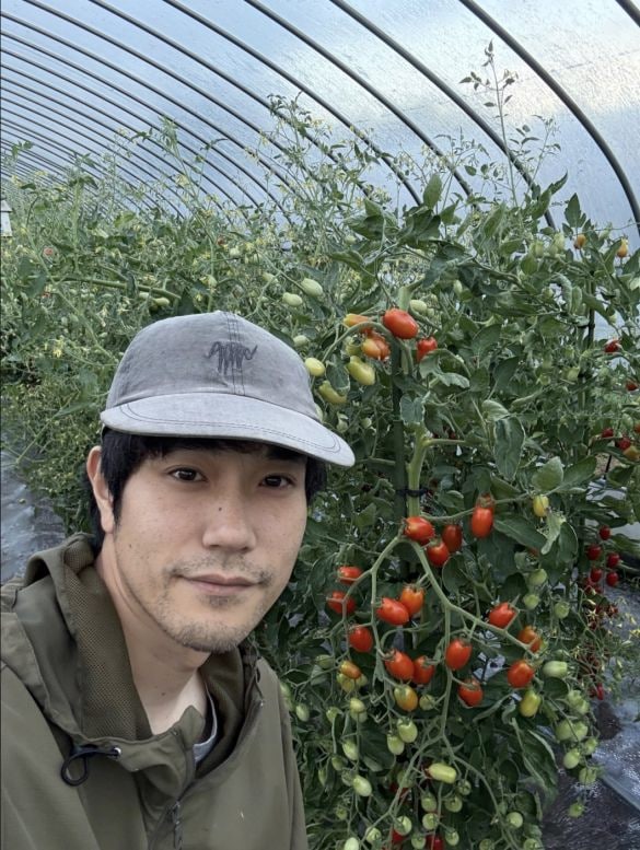 SNSが上手すぎる40歳俳優から目が離せない。東京＆北日本の2拠点生活が育む“余裕の振る舞い”とは